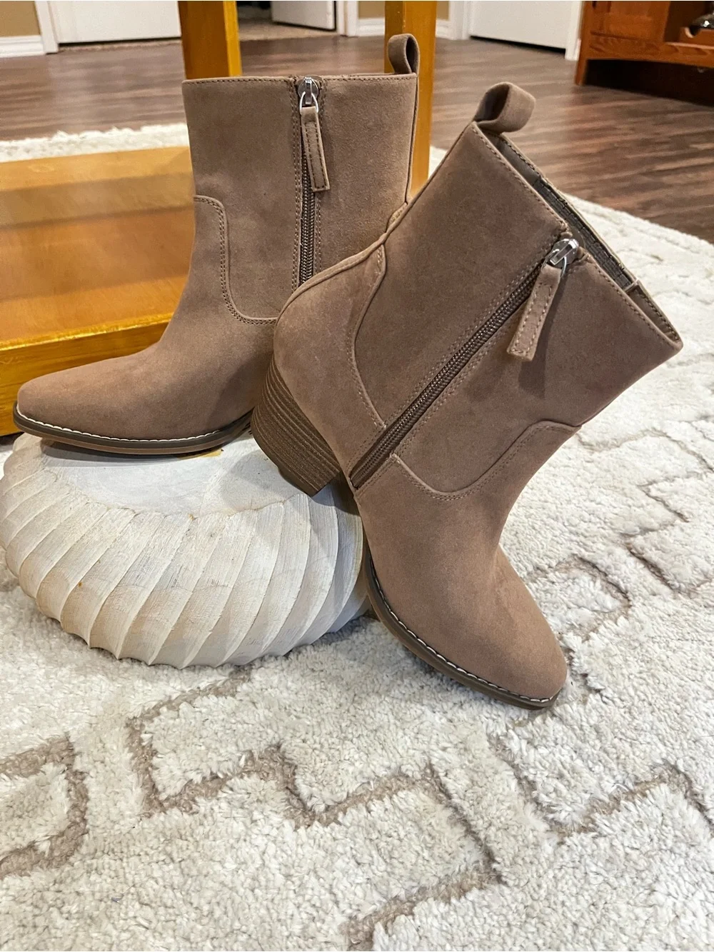 Universal Thread Taupe Western Ankle Boots Women’s 9.5 Side Zip Booties